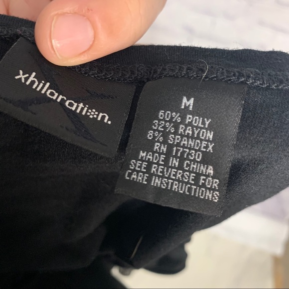 Black Top With Lace Bell Sleeve Medium - Picture 7 of 7